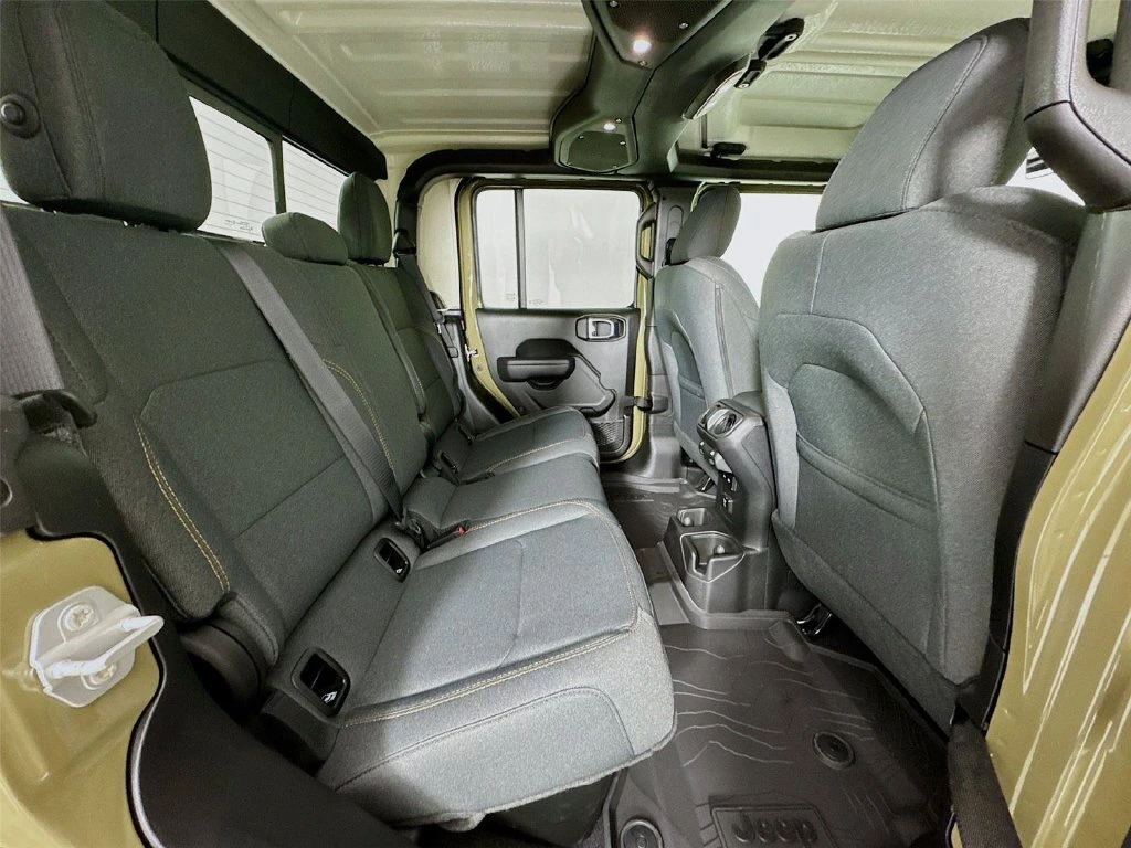 2025 Jeep Gladiator Willys - Photo 29