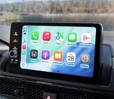 Wireless Apple CarPlay Compatibility
