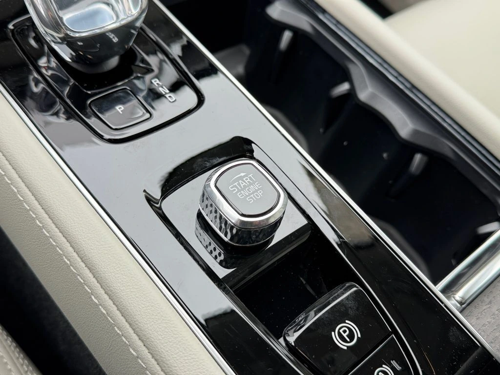 2026 Volvo - image 22