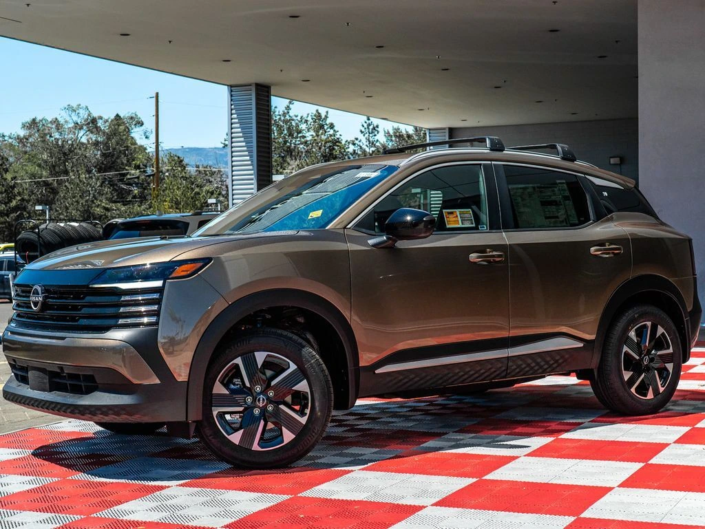 2026 Nissan Kicks 2.0 SV AWD's photo