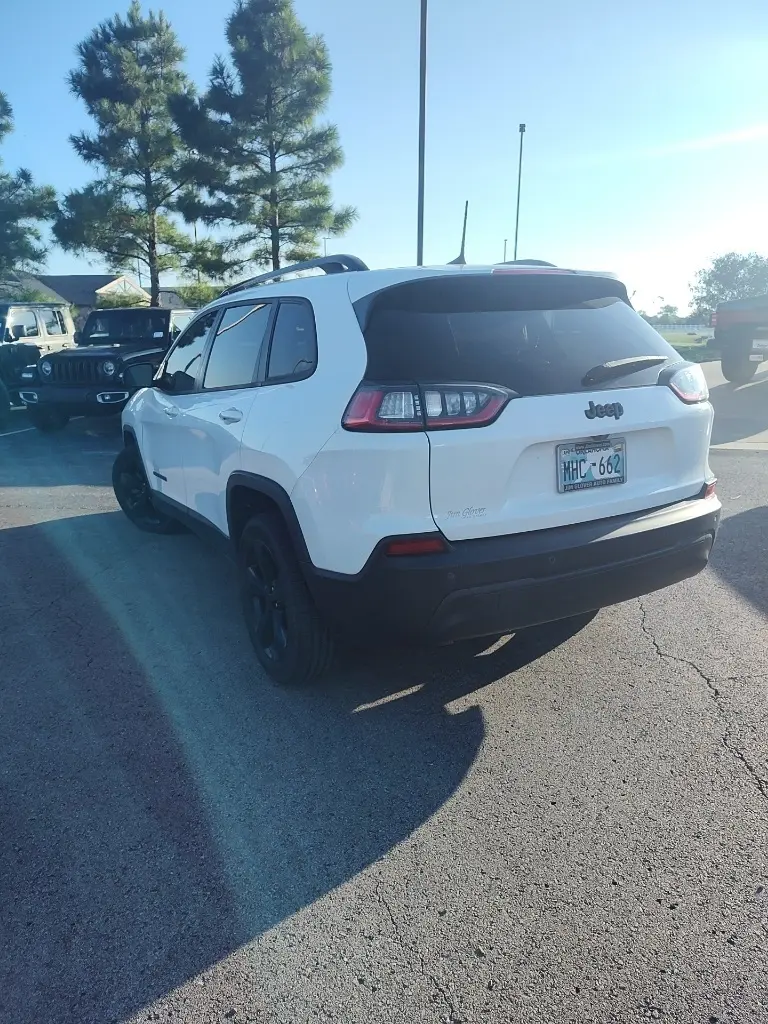 2020 Jeep Cherokee Altitude photo 24