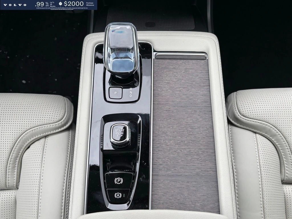 2026 Volvo - image 13