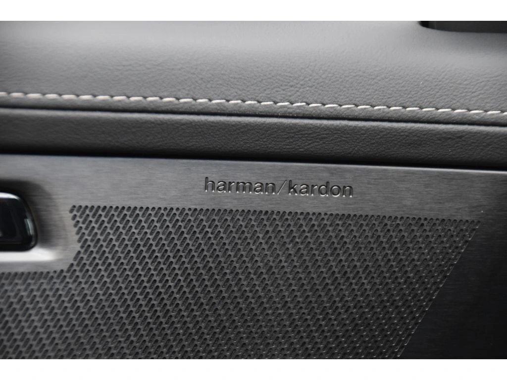 2026 Volvo - image 23