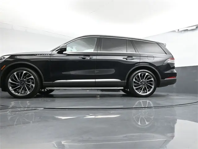 2020 Lincoln Aviator Reserve photo 29