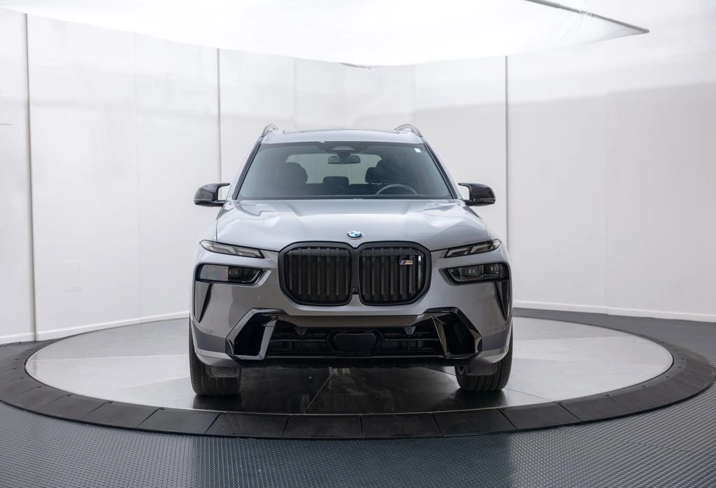 2025 BMW X7 M60i - Photo 8