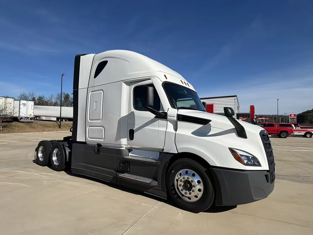 2026 Freightliner Cascadia - image 3