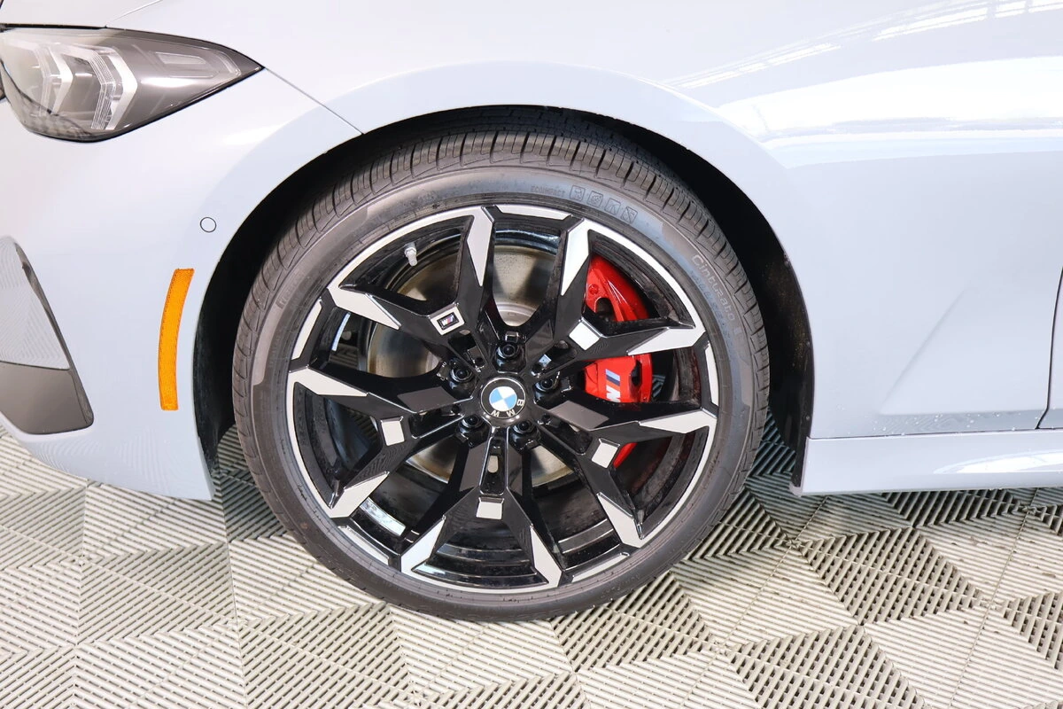 2026 BMW 3 Series 330i - Photo 18