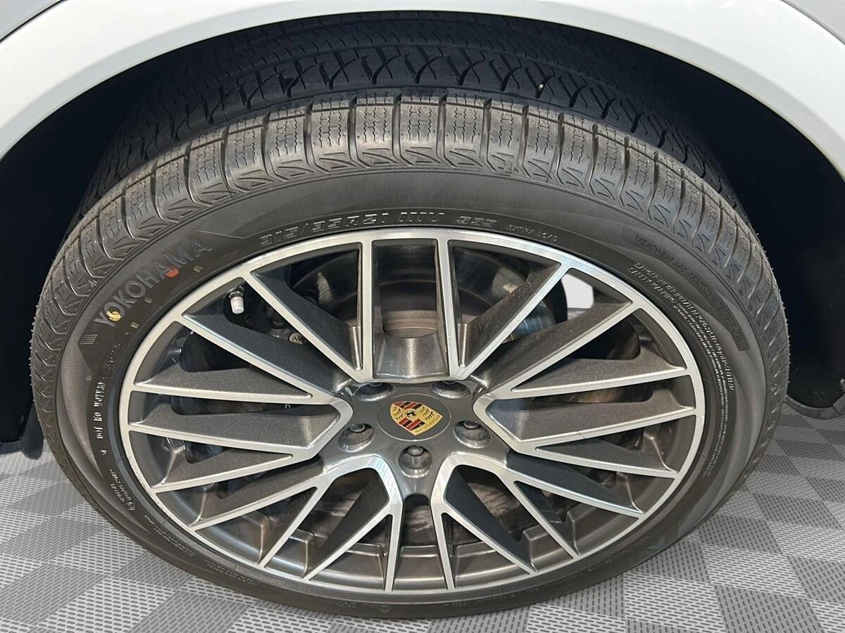2023 Porsche Cayenne Base - Photo 22