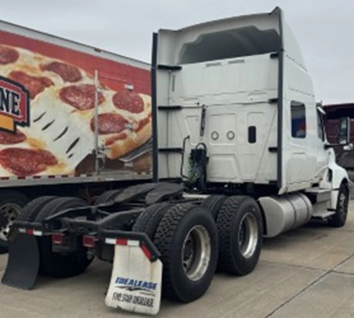 2022 International LT in Davenport, IA — photo 3