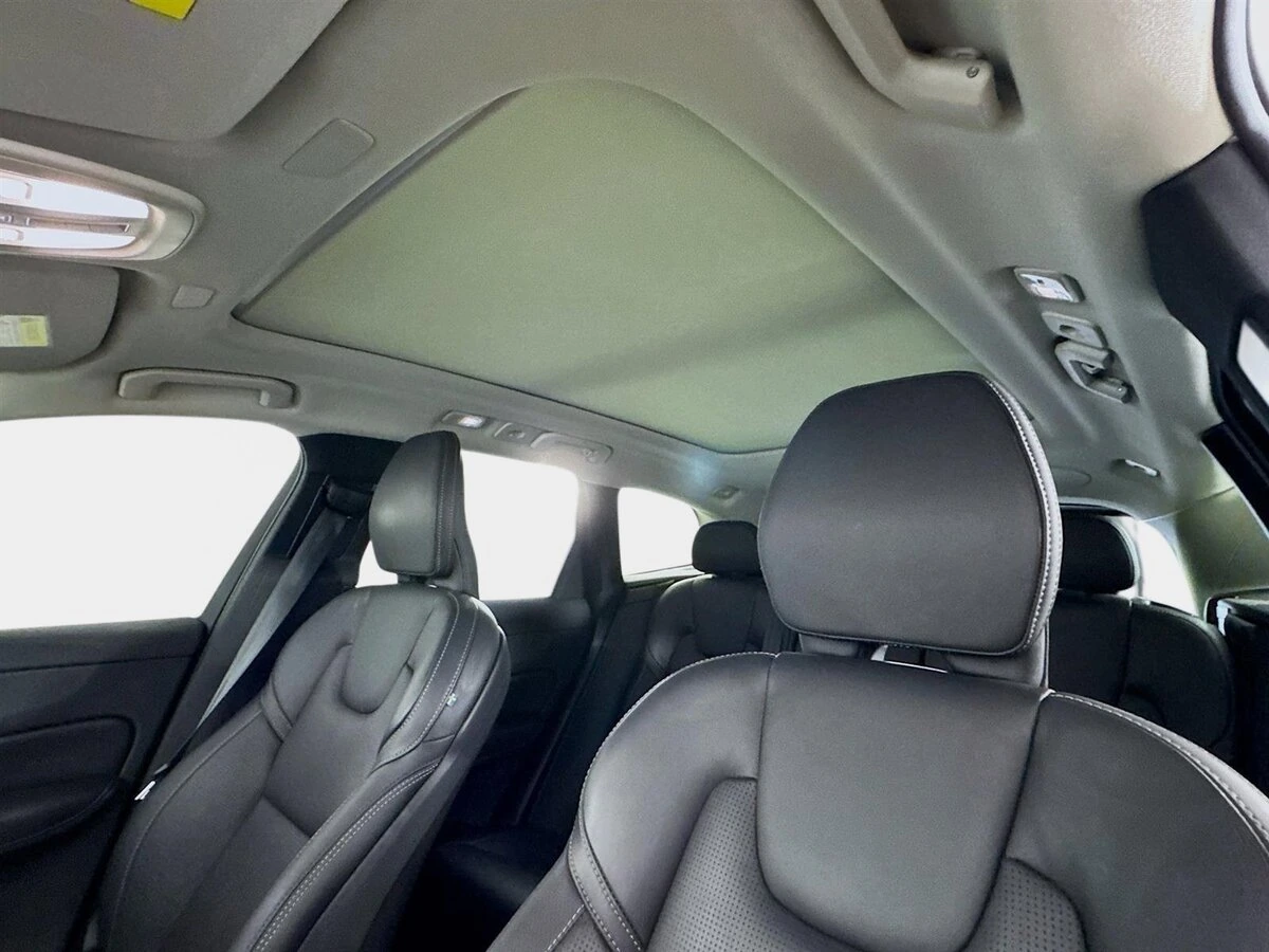 2023 Volvo - image 14