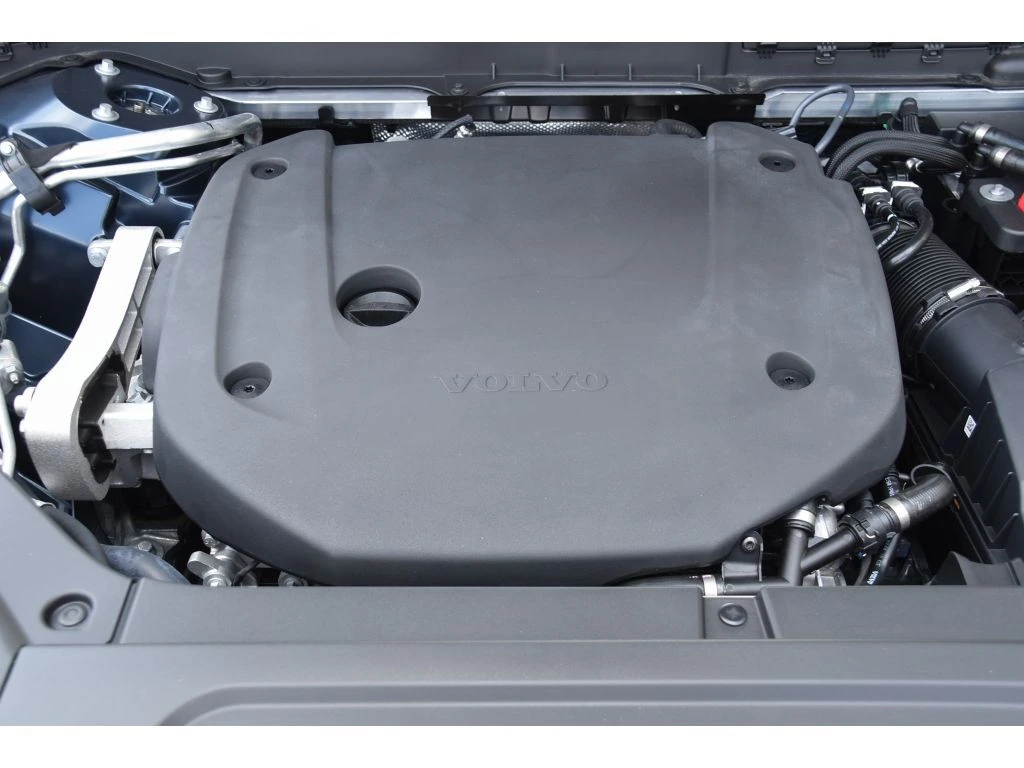 2026 Volvo - image 26