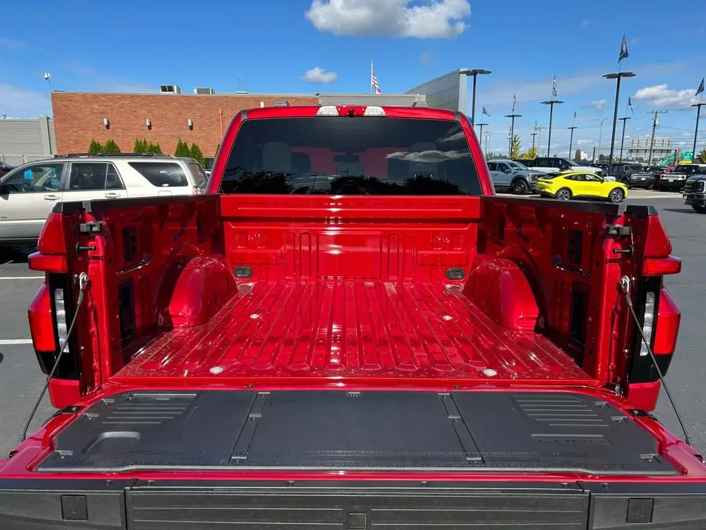 2025 Ford F-150 Lightning XLT photo 24