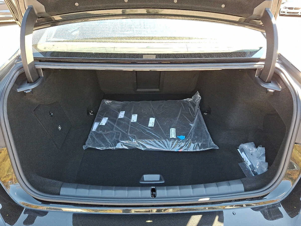 2024 BMW i7 Base - Photo 28