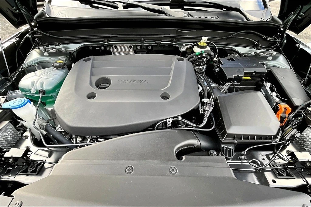 2026 Volvo - image 11