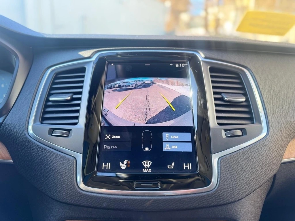 2021 Volvo - image 16