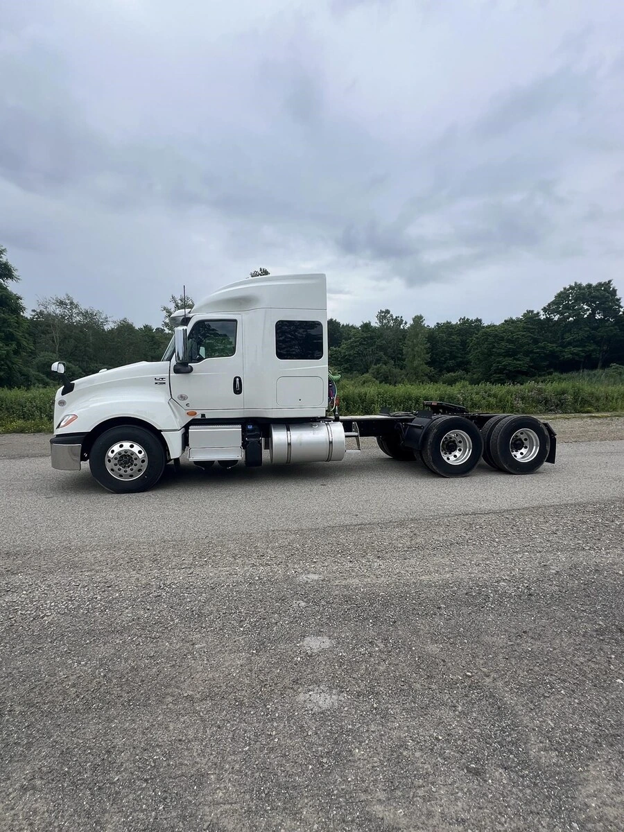 2025 International LT - image 2