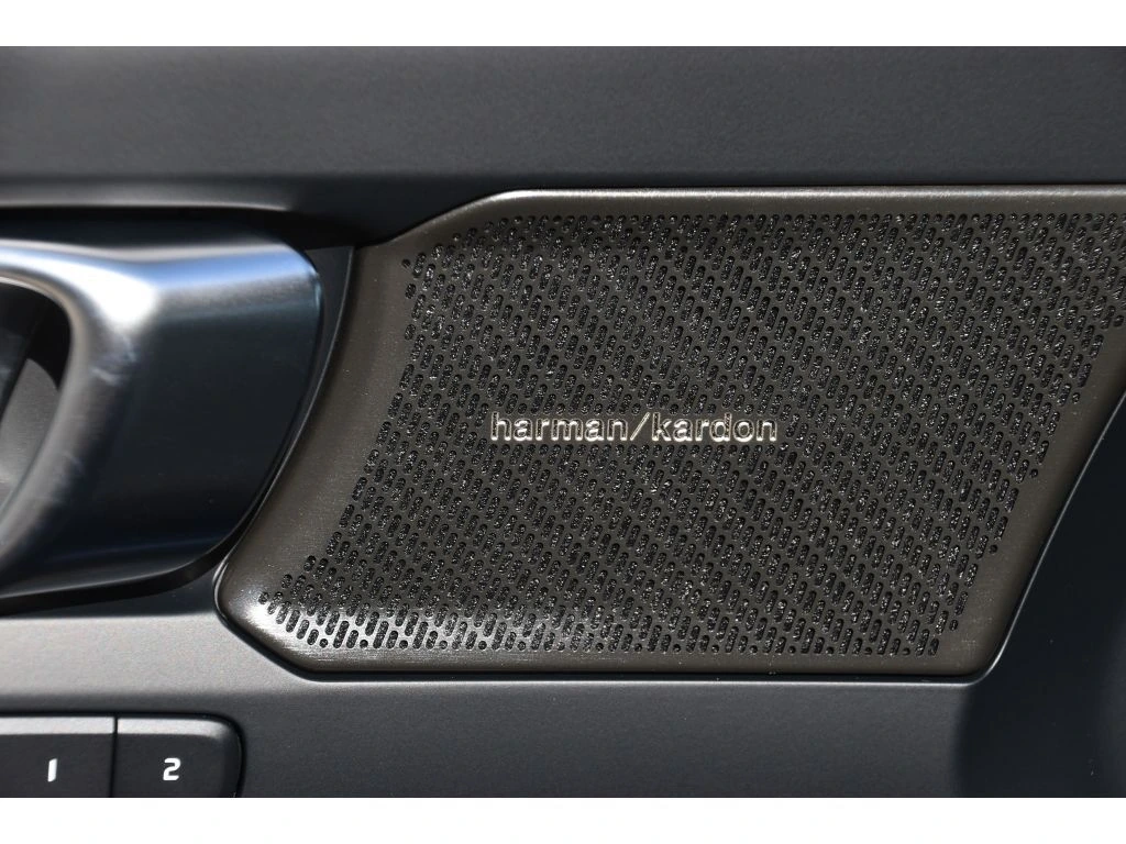 2026 Volvo - image 25