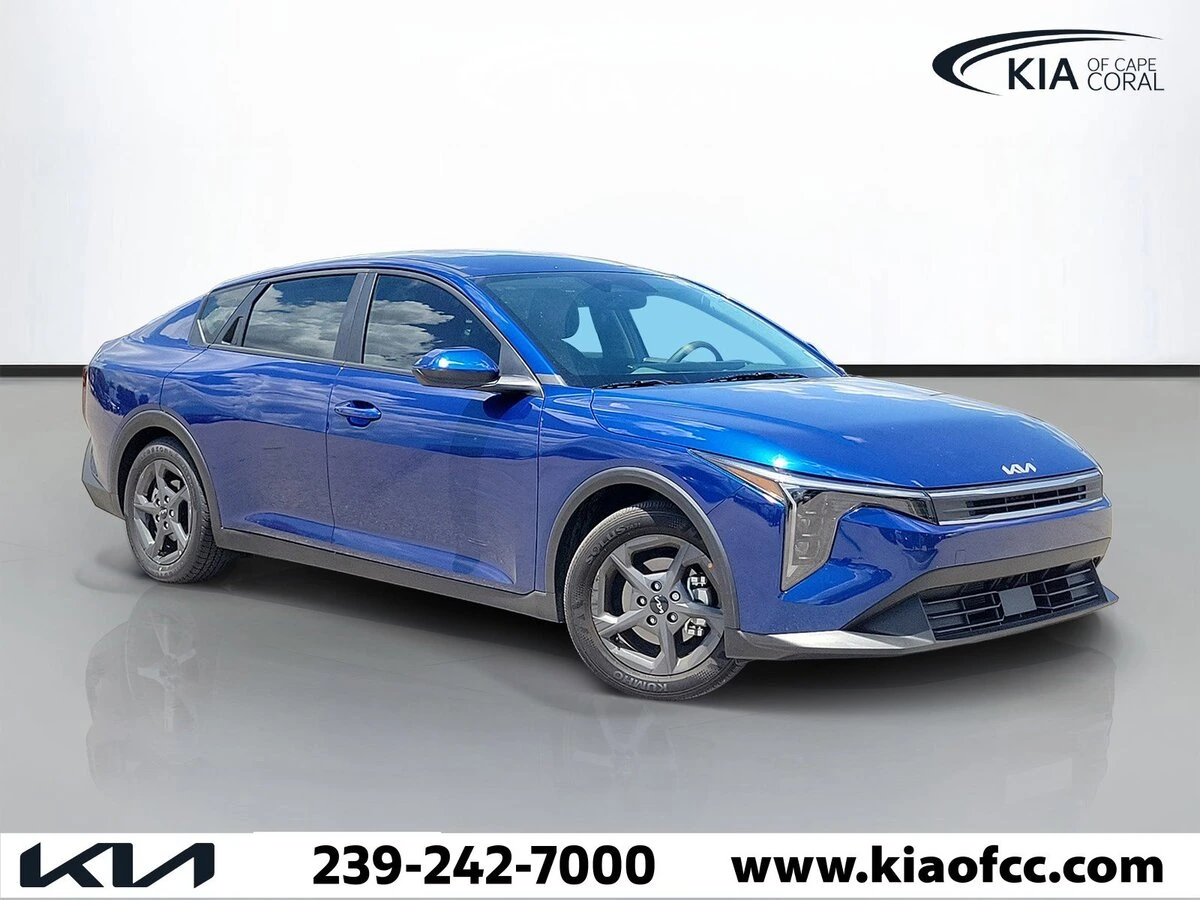 2025 Kia K4 LXS AT's photo