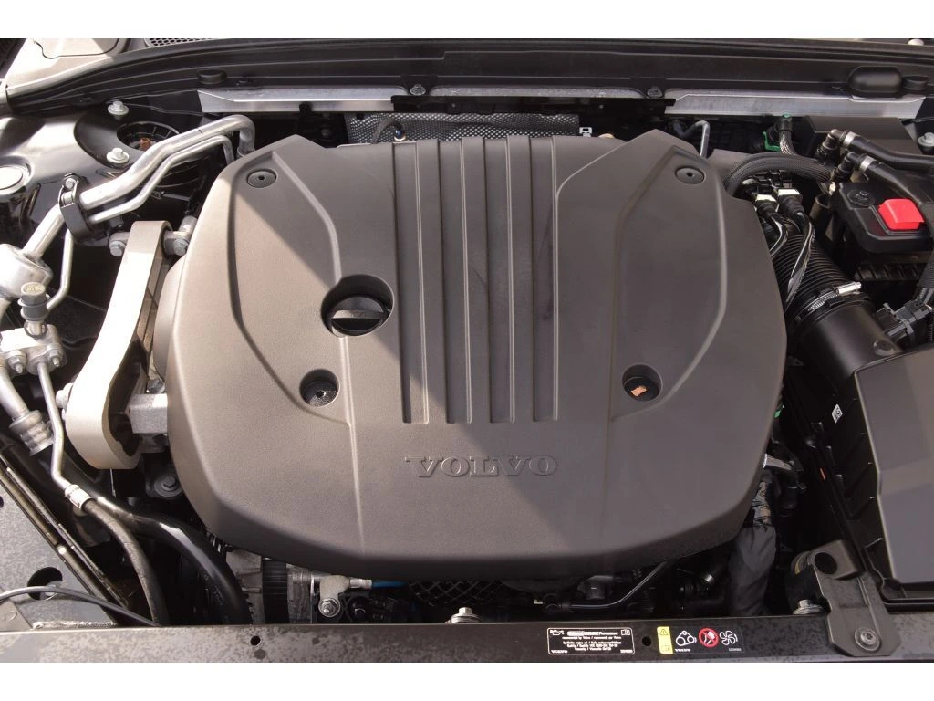 2023 Volvo - image 25