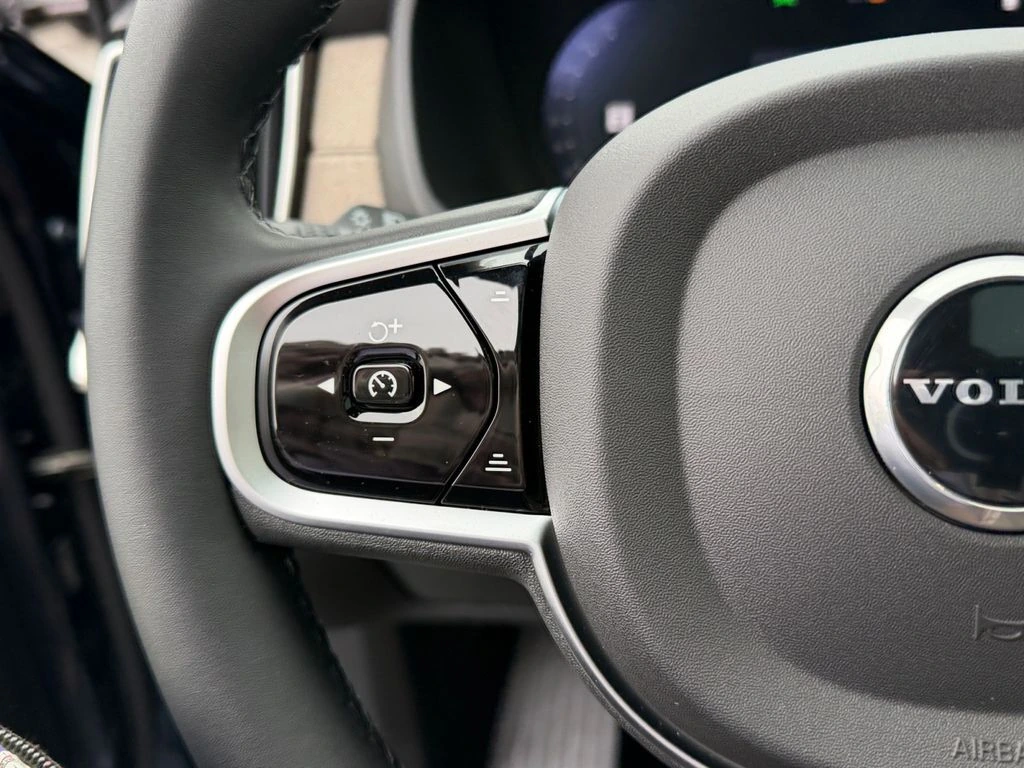 2026 Volvo - image 18