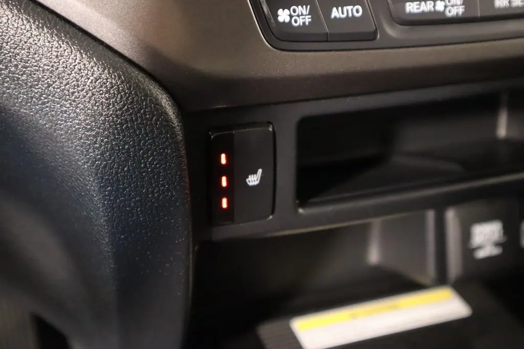 2021 Honda Pilot Special Edition photo 7