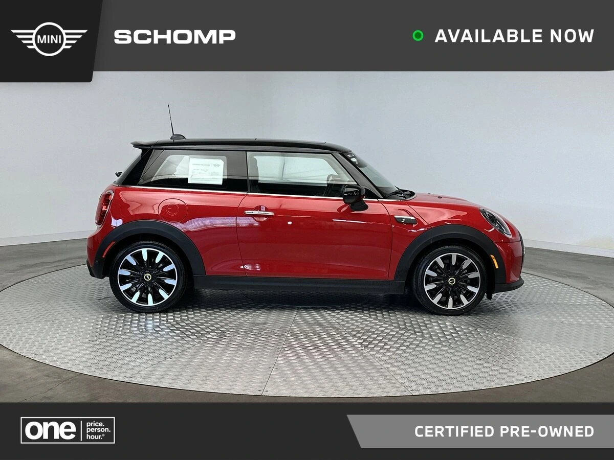 2024 MINI Hardtop Cooper SE's photo