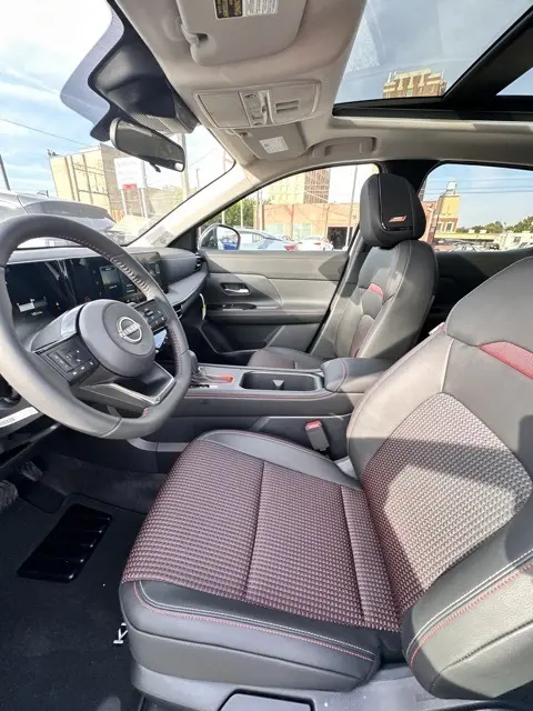 2026 Nissan Kicks SR photo 22