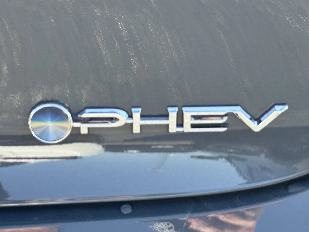2026 Toyota Prius Plug-in Hybrid XSE Premium - Photo 11