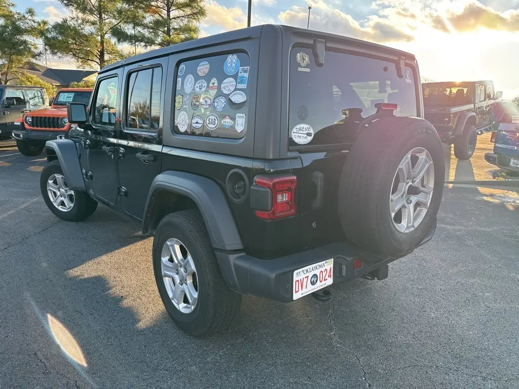 2018 Jeep Wrangler Unlimited Sport S photo 4