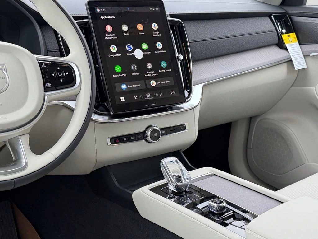 2026 Volvo - image 12