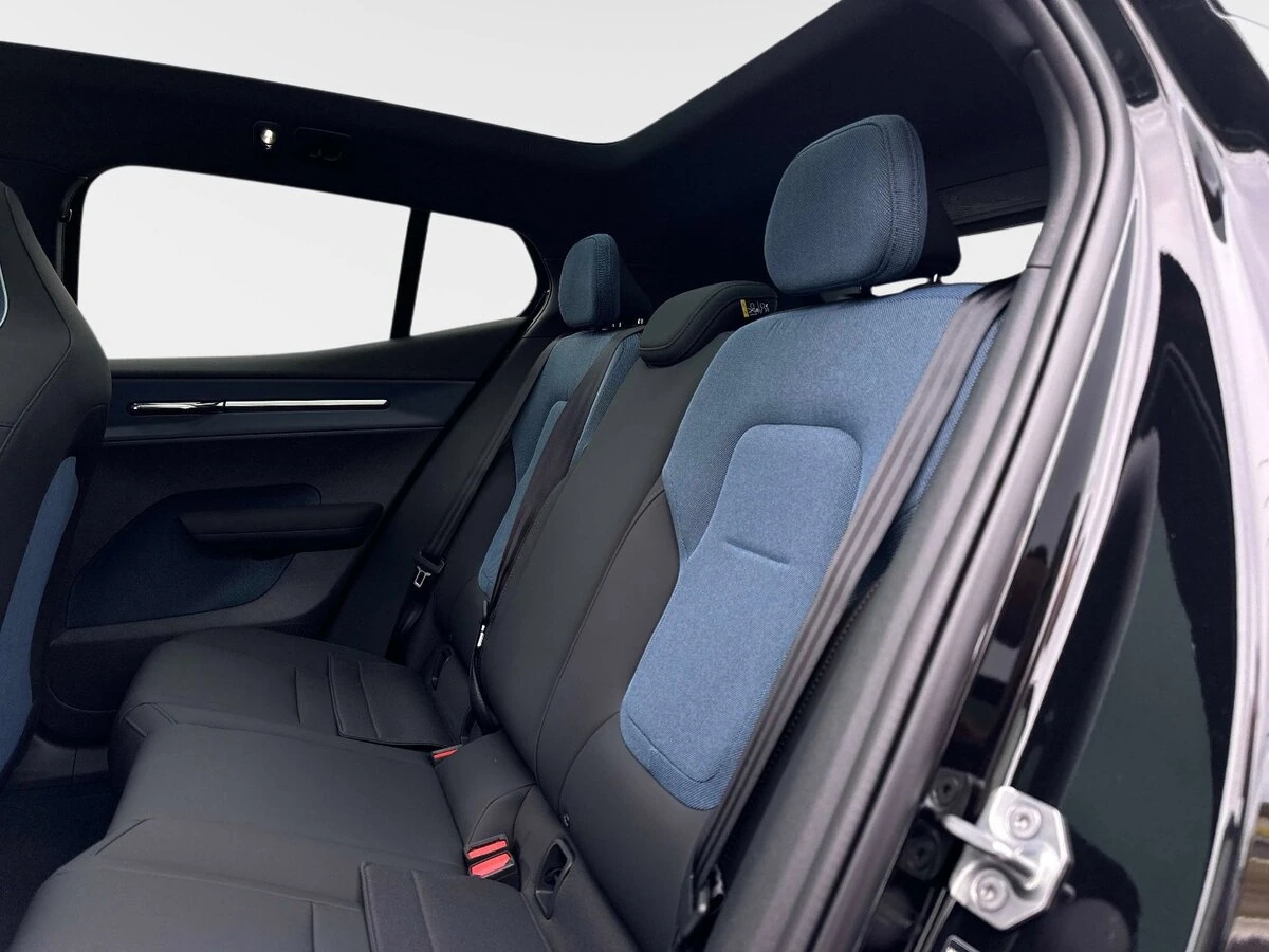 2026 Volvo - image 11