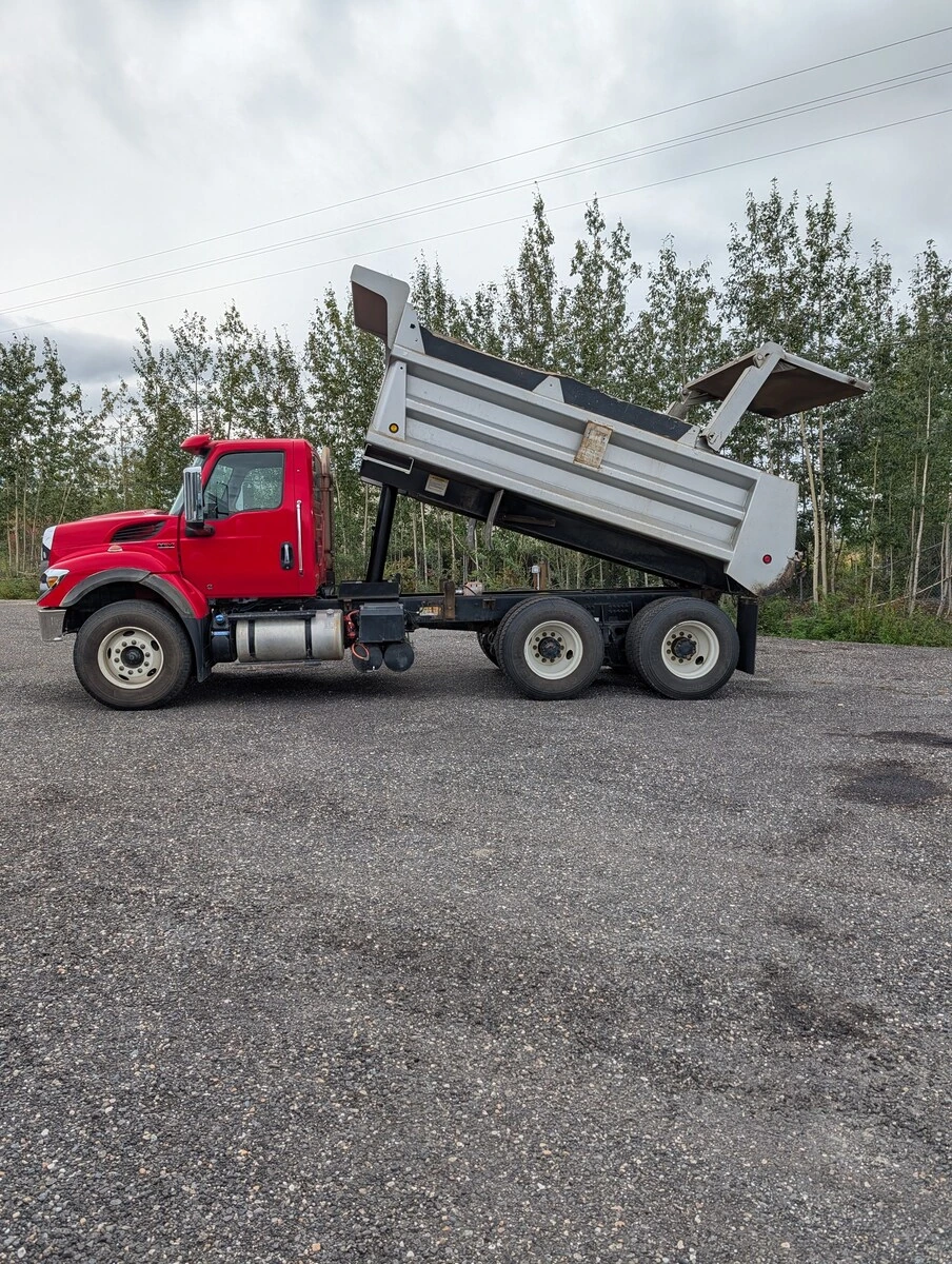 2022 International HV — photo 2