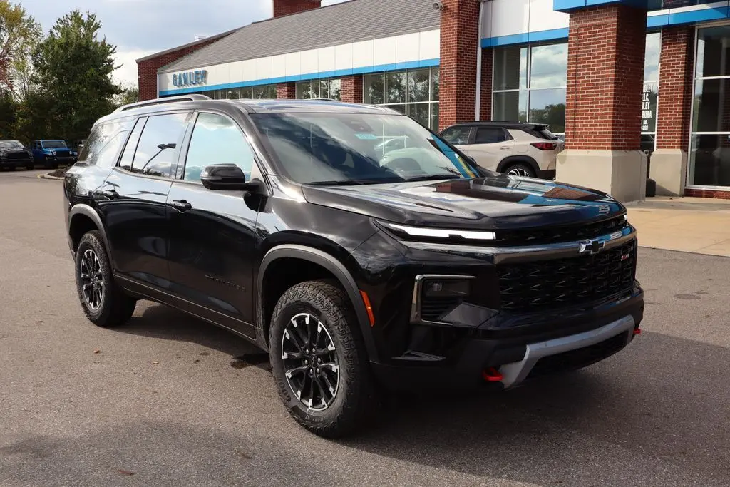 2026 Chevrolet Traverse Z71 photo 3