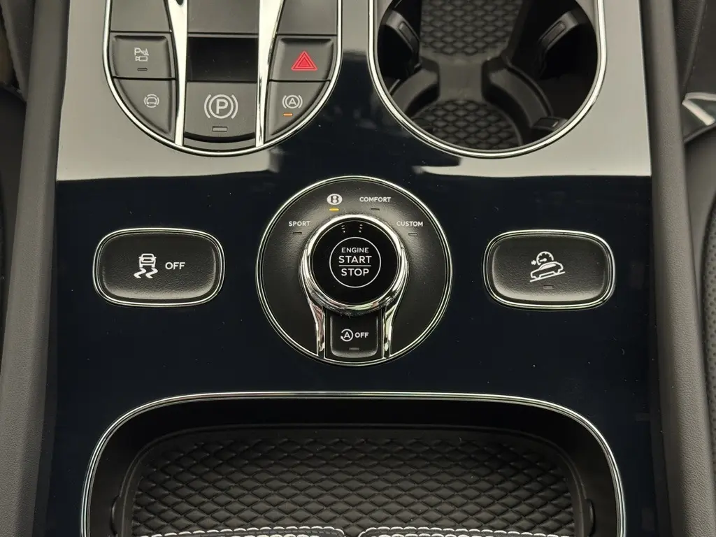 2025 Bentley Bentayga Azure photo 25