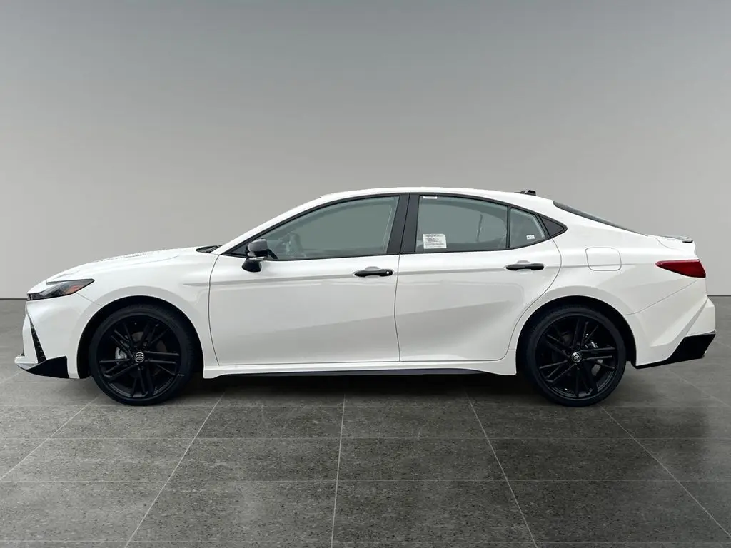 2026 Toyota Camry SE photo 4