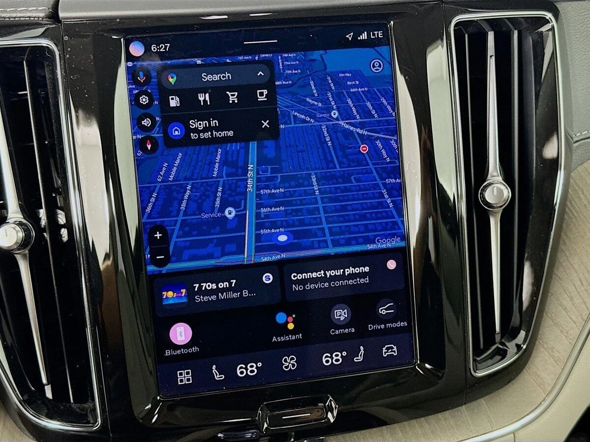 2023 Volvo - image 16