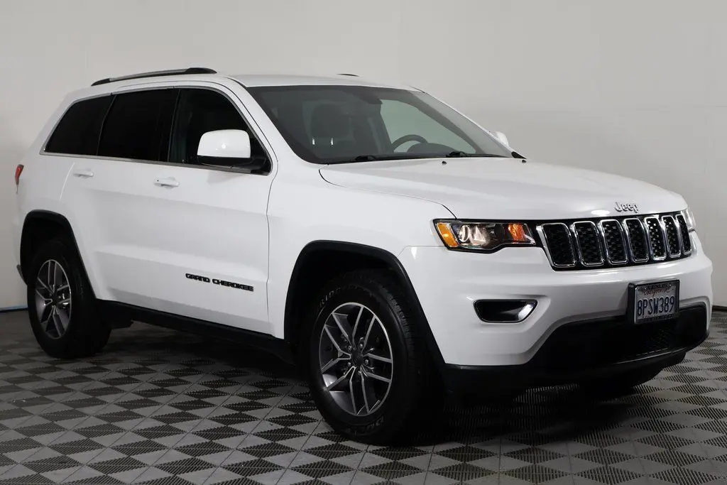 2020 Jeep Grand Cherokee Laredo E photo 3