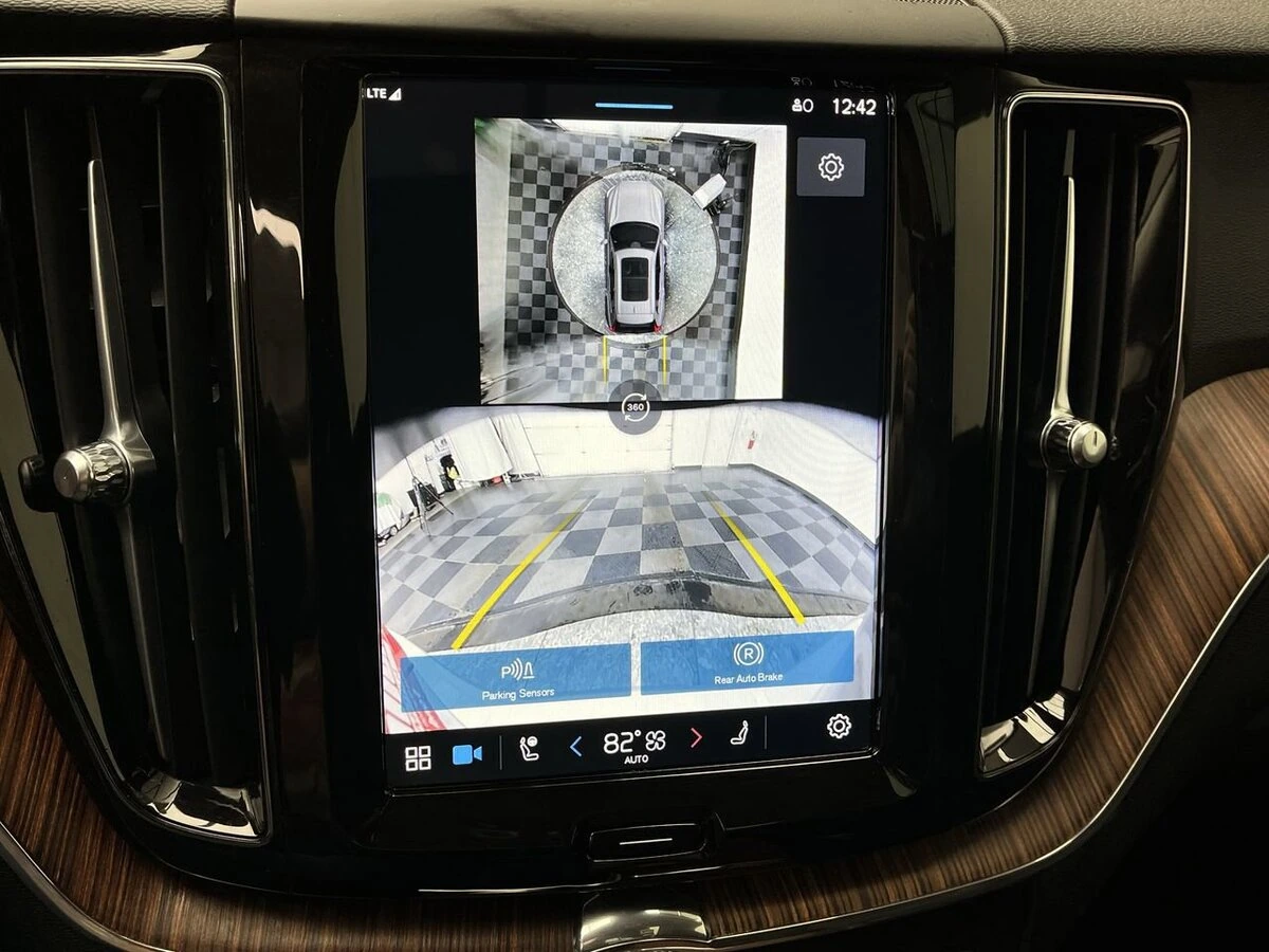 2024 Volvo - image 5