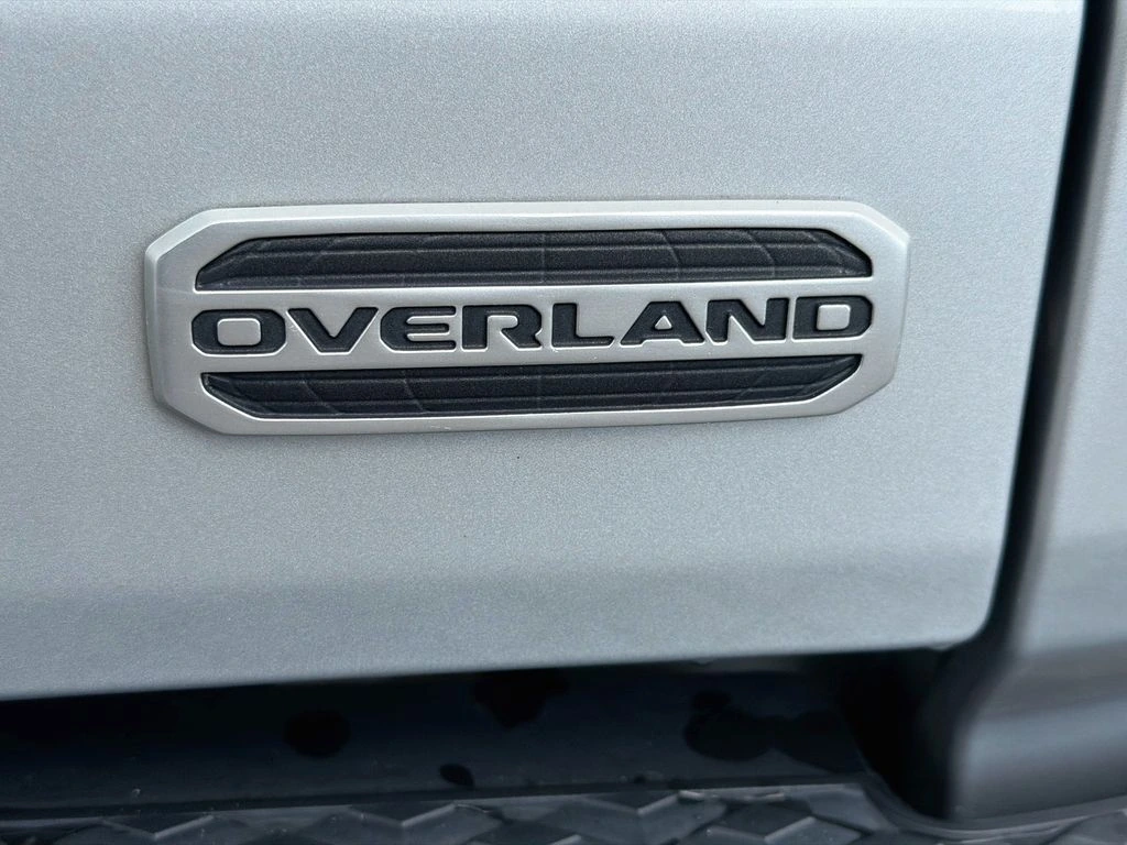2022 Jeep Gladiator Overland - Photo 11