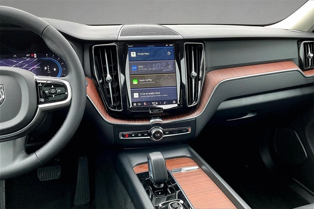 2023 Volvo - image 9