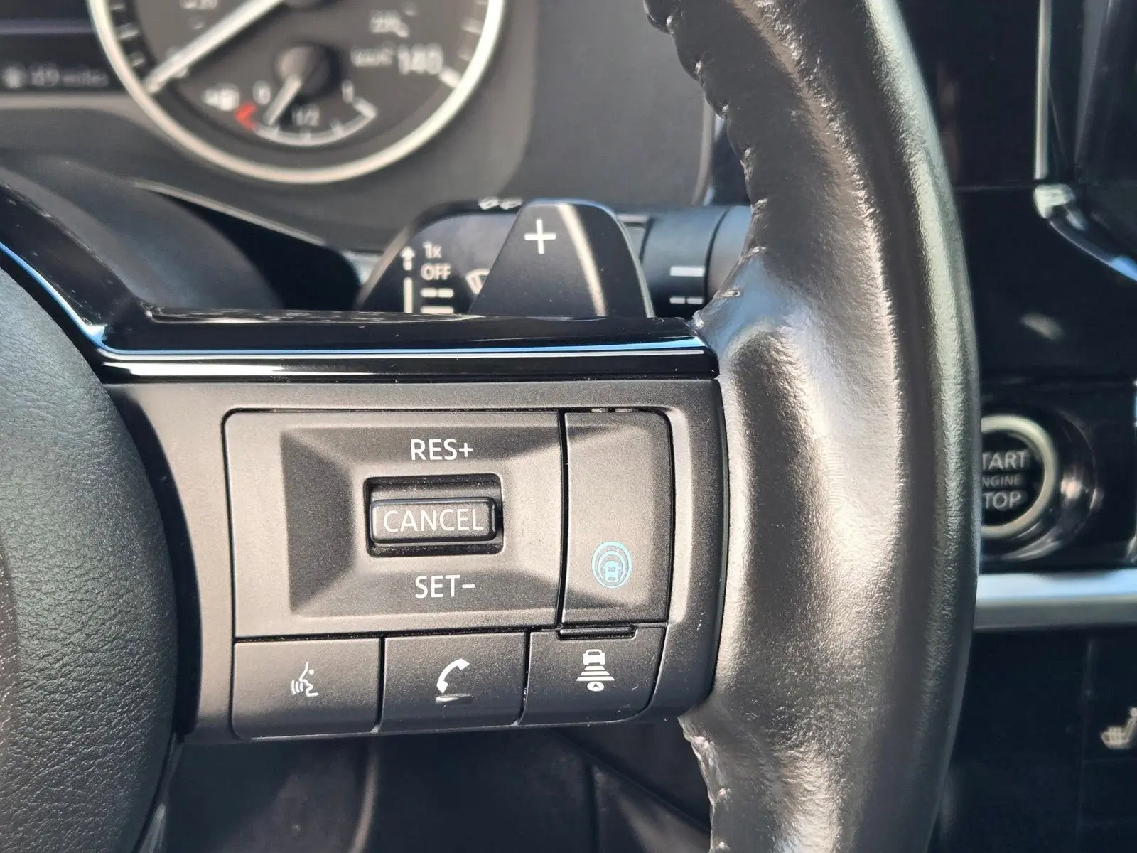2024 Nissan Pathfinder SL photo 26