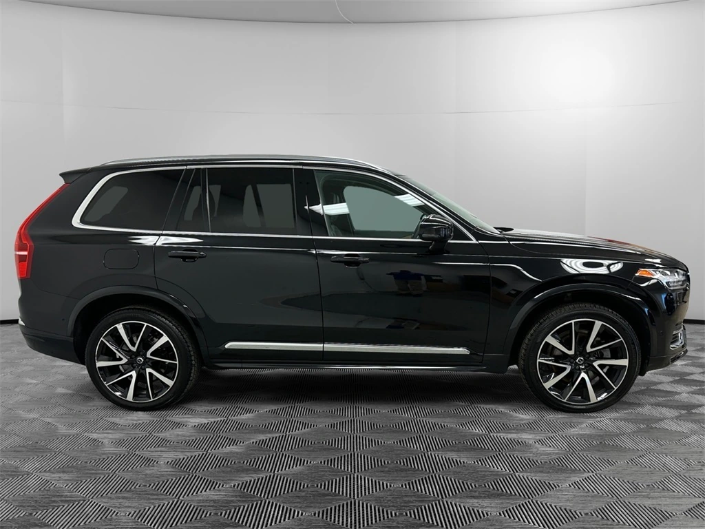 2023 Volvo - image 6