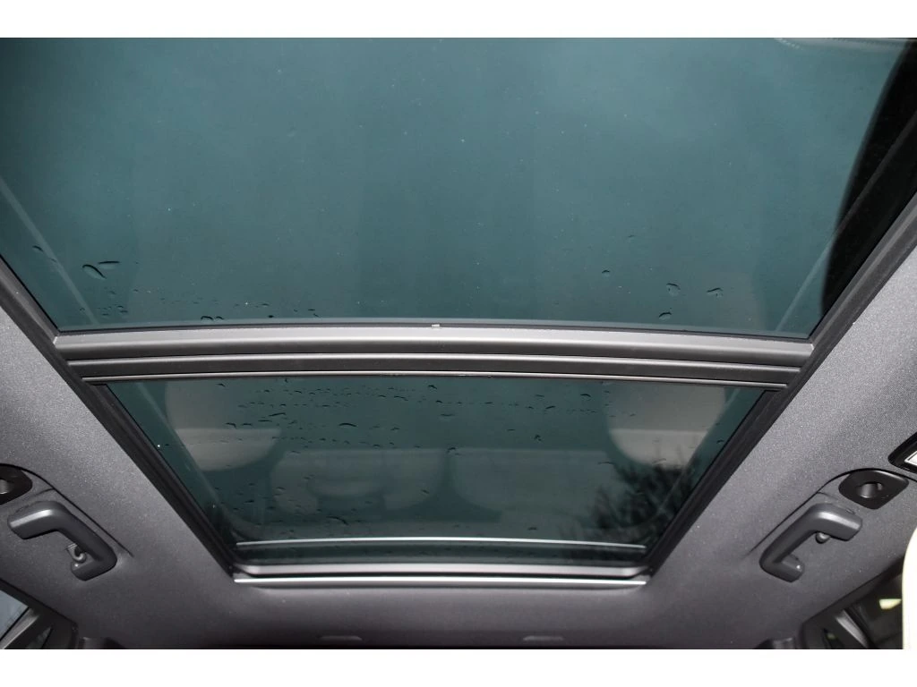 2026 Volvo - image 10