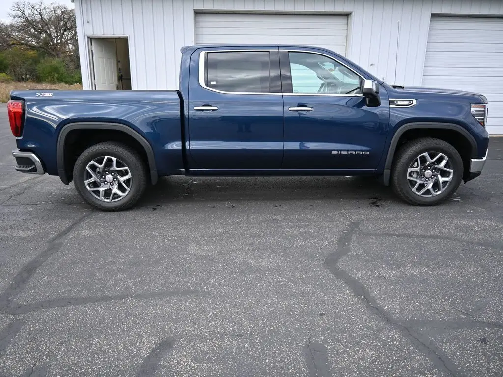 2023 Gmc Sierra 1500 SLT photo 3