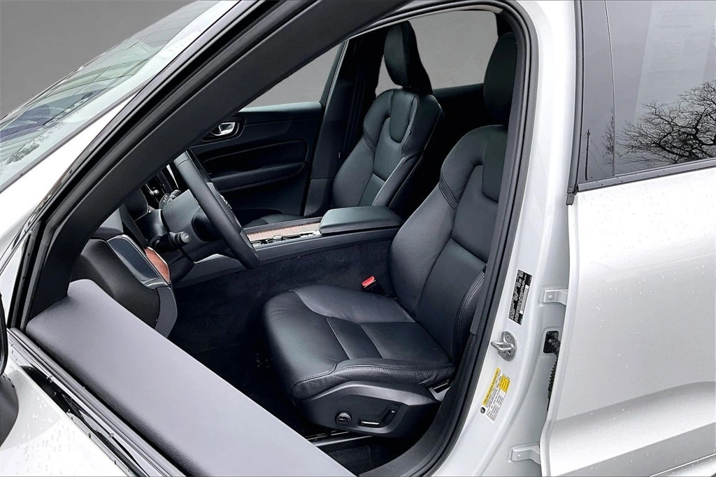 2023 Volvo - image 20