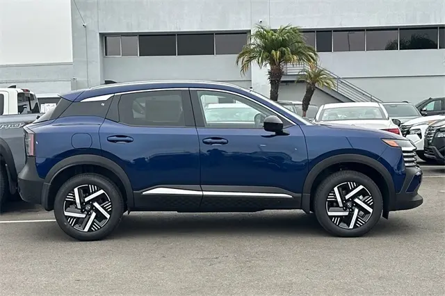 2026 Nissan Kicks SV photo 2