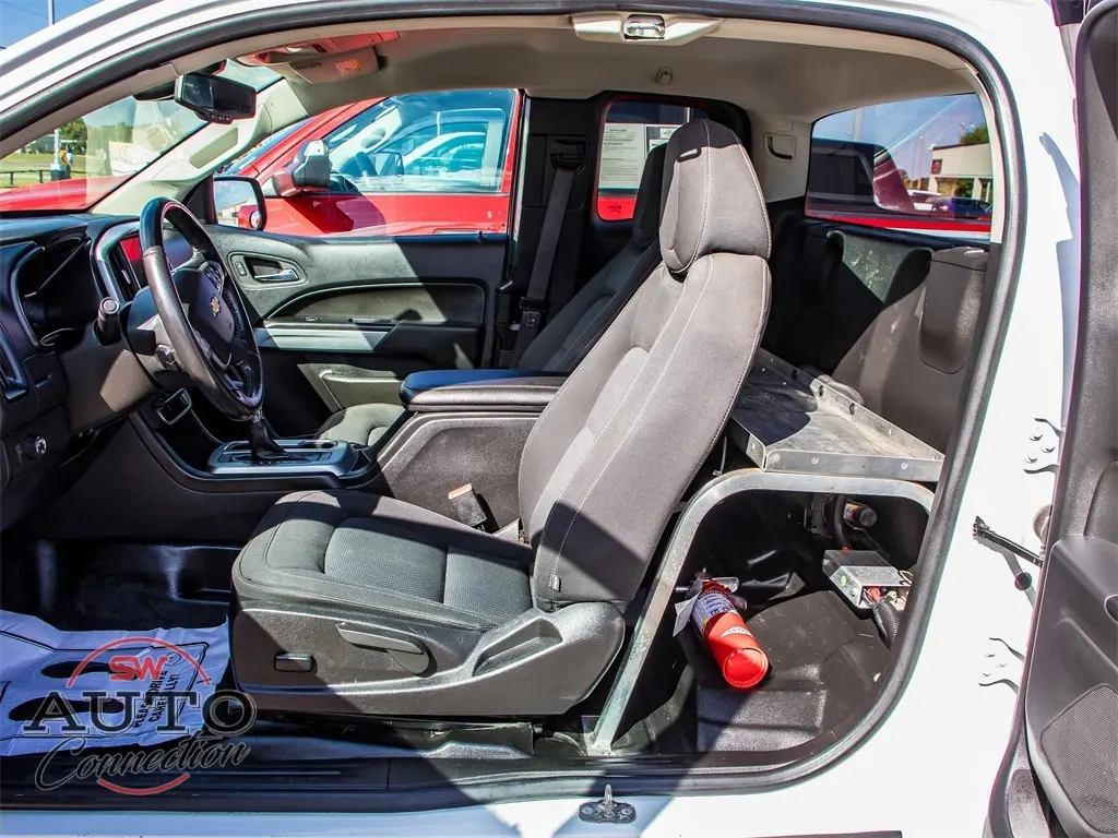 2022 Chevrolet Colorado LT photo 11