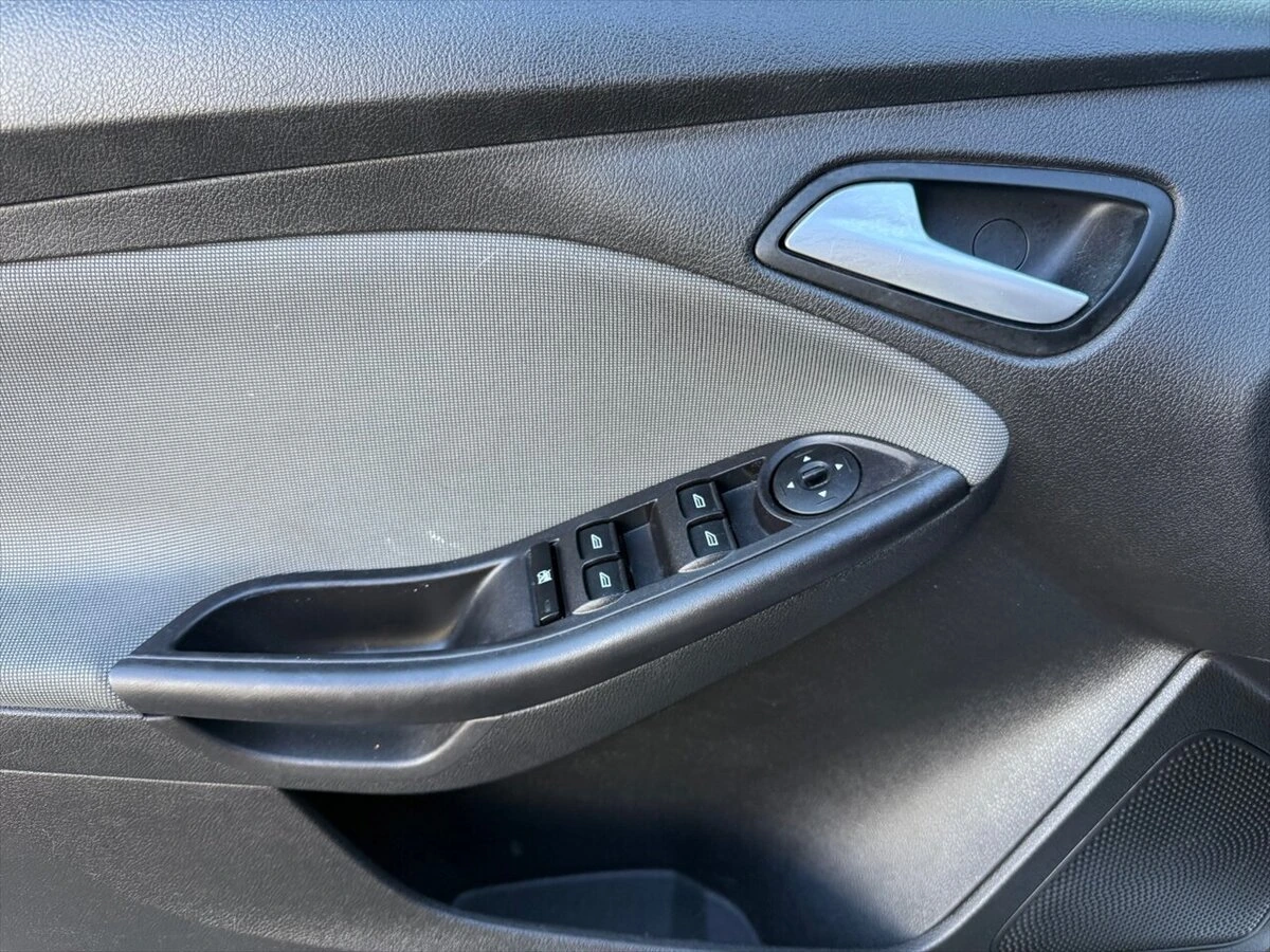 2014 Ford Focus SE - Photo 14