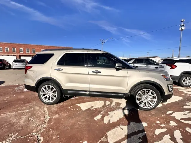 2017 Ford Explorer Limited photo 2