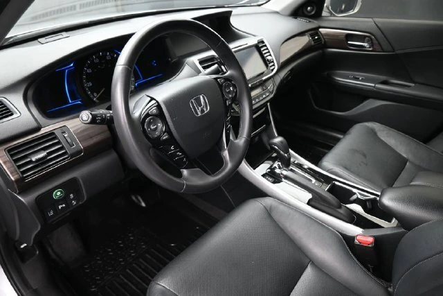 2017 Honda Accord Hybrid Touring - Photo 19
